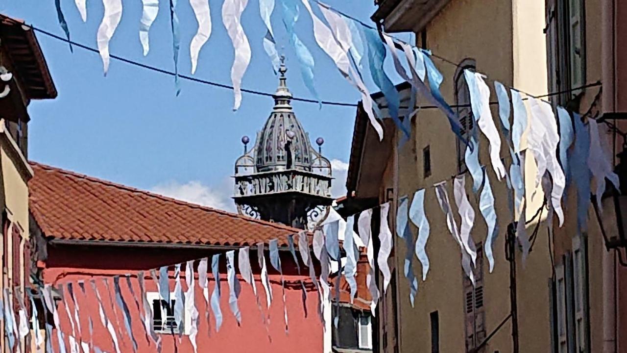 Отель Epicerie Vieille Du Puy En Velay Le Puy-en-Velay Экстерьер фото